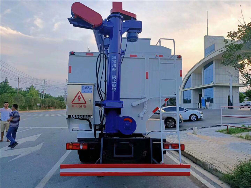 ���ɢװ�������䳵